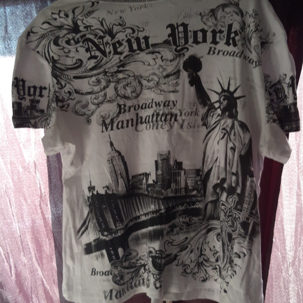 Tshirts - Picture 2 of 5